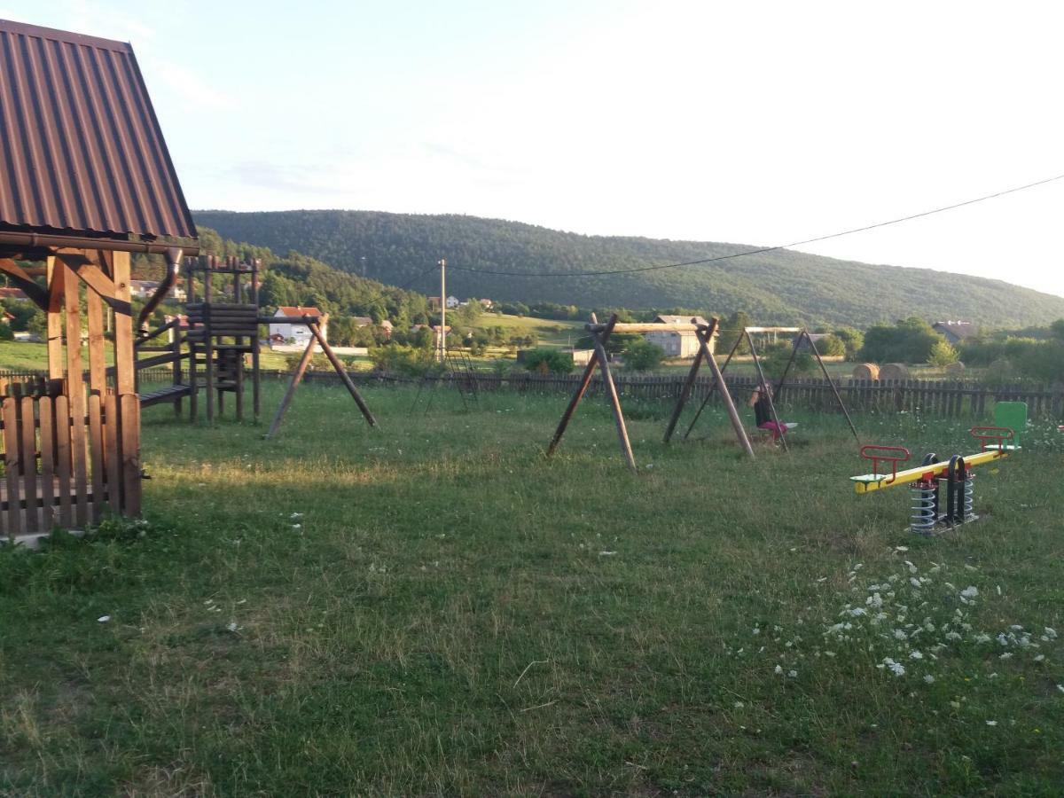 Apartment Hinic Vrhovine Kültér fotó